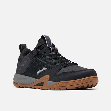 A single men's white hiking shoe.